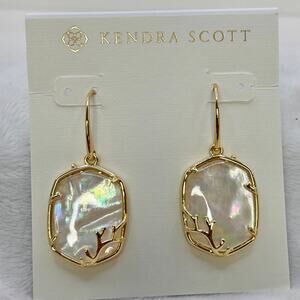 Kendra Scott  Daphne Gold Coral Frame Drop Earrings in Iridescent Abalone